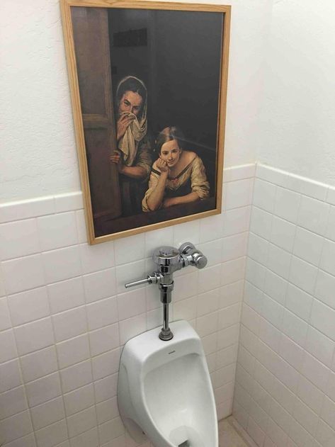 An aptly positioned painting. | The 30 Best Things That Ever Happened In A Bathroom Golf Humor, Crazy Funny, Melodrama, Humor Memes, Bathroom Humor, Bones Funny, Funny Photos, Make Me Smile, The Wall