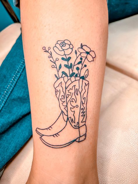 Tennessee Tattoos For Women, Tennessee Themed Tattoo, Tn Tattoo Tennessee, Cowgirl Boot Tattoo Small With Flowers, Tennessee Tattoo Ideas, Cowgirl Boot With Flowers Tattoo, Tennessee Tattoo, Cowboy Boot Tattoo, Country Tattoos