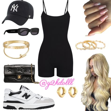 Going To Basketball Game Outfit, Yankees Game Outfit Fall, Yankees Baseball Outfit, Yankee Game Outfit, Cute Baseball Outfits, Baseball Game Outfit Black Women, New York Yankee Outfits Women, Yankee Game Outfit Women, Yankee Outfits Women