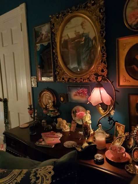 1980s Home Aesthetic, Gothic Whimsical Decor, Whimsical Victorian Home, Maximalist Whimsigoth Bedroom, Vintage Living Room Antique Decorating Ideas, Wimsey Goth Interior, Whimsigoth Library, Goth Basement, Vintage Maximalism Living Room