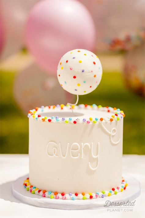 Plain White Cake With Sprinkles, Sprinkle First Birthday Cake, Confetti Birthday Cake Ideas, Birthday Party Tablescapes, First Birthday Sprinkle Theme, Grass Tip Cake Decorating, Colorful 1st Birthday Cake, Smash Cakes Ideas, Baby Smash Cake Ideas