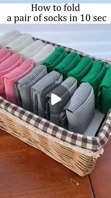 Socks Organizer, Folding Socks, Sock Organization, Clothes Closet Organization, Packing Clothes, Diy Dollhouse Furniture Easy, Diy Play Kitchen, Diy Kitchen Furniture, Barbie Kitchen