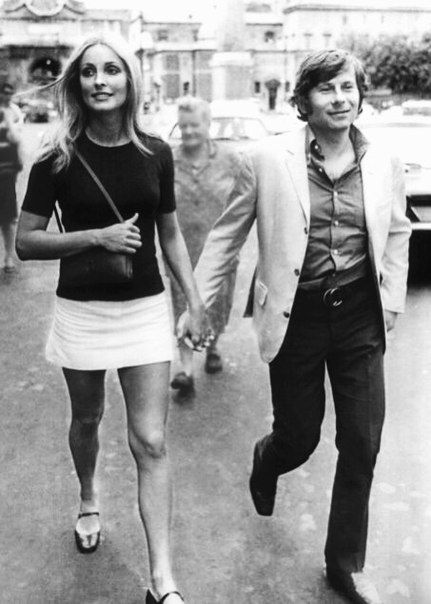 Sharon Tate and Roman Polanski , late 1960s. Sharon Tate 60s Fashion, Sharon Tate And Roman Polanski, Sharon Tate Roman Polanski, Iconic Sharon Tate Outfits, Sharon Tate Halloween Costume, Sharon Tate Outfits, 60s Fashion Sharon Tate, Sharon Tate Fashion, 60s Fashion Icons