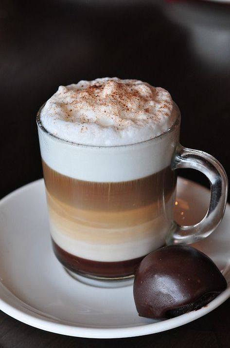 #coffee #irish #latte. yum Milk Shakes, Coffee Photography, Coffee Latte, A Cup Of Coffee, But First Coffee, Chocolate Coffee, Coffee Cafe, Coffee Love, Coffee Art