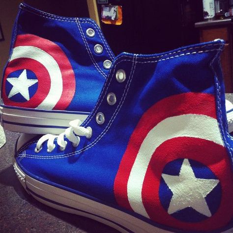 Captain America Shoes, Avengers Shield, Mode Shoes, Marvel Clothes, Victorias Secret Models, Milan Fashion Weeks, Africa Fashion, Converse Sneakers, Painted Shoes