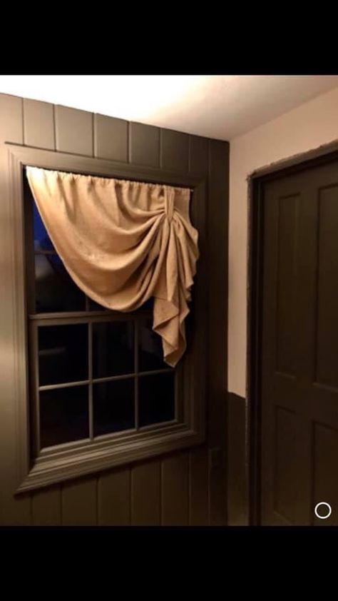 Primitive Curtains Kitchen, Colonial Window Treatments, Colonial Curtains, Small Window Ideas, Primitive Window Treatments, Country Window Treatments, Colonial Windows, Kitchen Window Coverings, Primitive Curtains