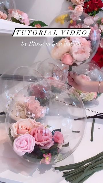 Balloon Flower Centerpieces Diy, Balloon Filler Ideas, Flower Balloon Centerpiece, Diy Balloon Arrangements, Bobo Balloon Centerpiece Ideas, Bubble Balloons Ideas, Bubble Balloon Centerpieces, Clear Balloons With Flowers, Transparent Balloons Ideas