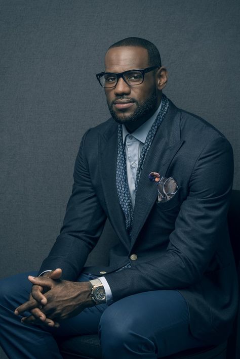 LeBron James [Photo by Juan Fernando] Nike Air Max 2016, Nba Fashion, Lebron Shoes, Nike Sports Bra, Black Man, Black Men Fashion, Well Dressed Men, Gentleman Style, Cleveland Cavaliers