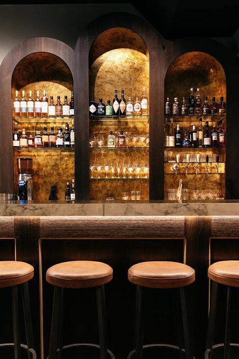 Bar Inspiration Restaurant, Cool Bars Designs, Bar Back Design, Table Lamp Kitchen, Back Bar Design, Dining Table Lamp, Bar Lounge Design, Concept Restaurant, Bar Design Ideas