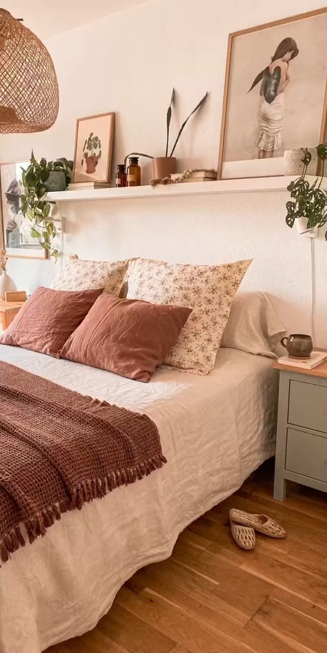 Stil Boho, Redecorate Bedroom, Cozy Room Decor, Apartment Decor Inspiration, Room Makeover Bedroom, Cozy Room, Room Inspiration Bedroom, Room Ideas Bedroom, Bedroom Aesthetic