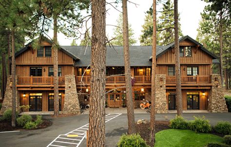 Five Pine Lodge In Sisters, Oregon Is The Perfect Spot For A Fall Getaway Brasada Ranch, Sisters Oregon, Forest Lodge, Romantic Cabin, Building Remodeling, Fall Getaways, Lodge Cabin, Conference Center, Central Oregon