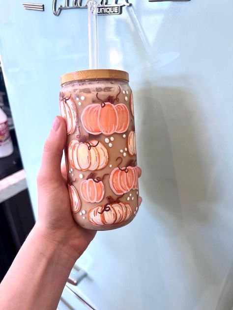 Fall Coffee Cups, Fall Iced Coffee Cup, Fall Glass Cup Designs, Fall Glass Coffee Cups, Cute Fall Mug, Painted Coffee Cup, Coffee Autumn, Cottagecore Fall, Fall Mason Jars