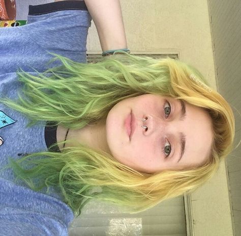 Color Melt, Dye Hair, Green Ombre, Dye My Hair, Ombre Color, Hair Inspo Color, Yellow And Green, Green Hair, Aesthetic Hair