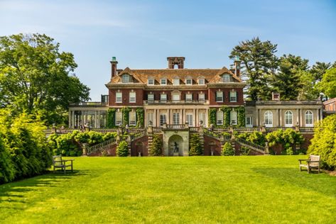 Long Island's Gold Coast Mansions are open for tours and events. Discover the inspiration behind "The Great Gatsby" and travel back to an era of opulance Old Money Mansions, Glen Cove Mansion, Long Island Mansion, Old Westbury Gardens, Westbury Gardens, Oheka Castle, Mansion Tour, Old Westbury, Historic Mansion