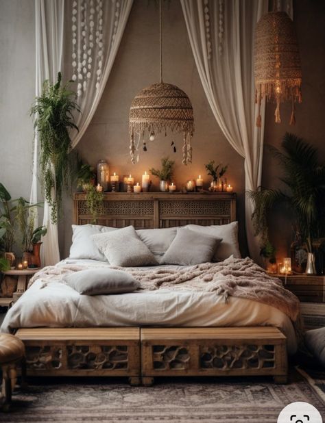 Boho Hotel Bedroom, Curtain Wall Bedroom Behind Bed Boho, Morrocon Boho Bedroom, Bohemian Rooms Ideas, Boho Bedroom Lamps, Boho Design Living Room, Welcoming Bedroom Ideas, Gypsycore Bedroom, Mystical Bedroom Bohemian