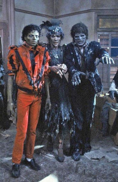 Here you'll see some Pics of MJ,Janet,their brothers or Michaels Chil… #zufällig # Zufällig # amreading # books # wattpad Michael Jackson Zombie, Michael Jackson Halloween, Michael Jackson Costume, Michael Jackson Images, Gary Indiana, Nostalgic Memories, Michael Jackson Thriller, Zombie Costume, Jackson Family