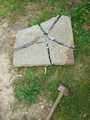 Flagstone Pavers, Recycled Concrete, Broken Concrete, Cottagecore Living, Paving Ideas, Walkway Landscaping, Crazy Paving, Pathway Landscaping, Stone Walkway