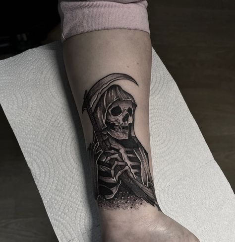 30+ Grim Reaper Tattoo Design Ideas for Men & Women - Tattoo Inspo Hub Tattoo On Arm, Grim Reaper Tattoo, Christian Sleeve Tattoo, Reaper Tattoo, Tattoo Inspiration Men, Upper Arm Tattoos, Inspiration Tattoo, Tattoos Geometric, Healing Tattoo