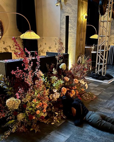 last night a DJ (booth with flowers) saved my life! 🎤🪩 // #flowers #installation #weddingflowers #love #nycweddings Flowers Installation, Dj Booth, Save My Life, 21st Birthday, Last Night, My Life, Wedding Flowers, Dj, Birthday