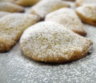 Chestnut Cookies, Madeleine Cookies Recipe, Cookie Recipes Thanksgiving, Madeleine Cookies, Cinnamon Christmas Cookies, Madeline Cookies, Madeleine Recipe, Caramel Shortbread, Madeleine Cookie