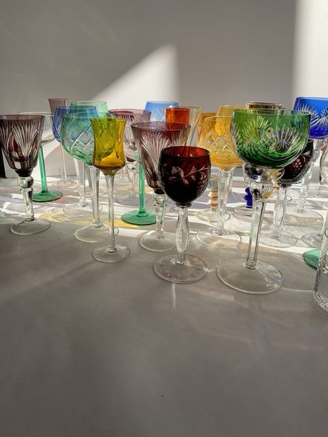 Unique Glassware Vintage, Cool Glassware, Eclectic Wine Glasses, Funky Glassware, Funky Wine Glasses, Mismatched Glassware, Coloured Wine Glasses, Colorful Wine Glasses, Unique Drinking Glasses