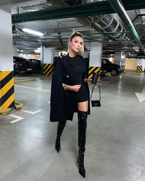 Chunky Black Boot Outfits, Knee High Boots Outfit Party, Over The Knee Boot Outfit Night, Long Black Boots, Chunky Black Boots, Over The Knee Boot Outfit, Black Boots Outfit, Instagram Russia, Evening Outfits