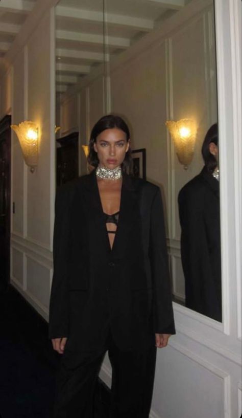 Black Blazer Outfit, Nye Outfits, New Years Outfit, Eve Outfit, Black Outfits, September 23, New Years Eve Outfits, Irina Shayk, Mode Inspo