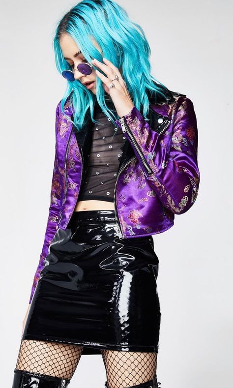 Space Goth Fashion, Synthwave Aesthetic Fashion, Spacepunk Outfit, Seapunk Outfit, Cyberpunk Outfit Women Neon, Retrowave Outfit, Synthwave Outfit, Cyberpunk Fashion Neon, Cyberpunk Outfit Ideas