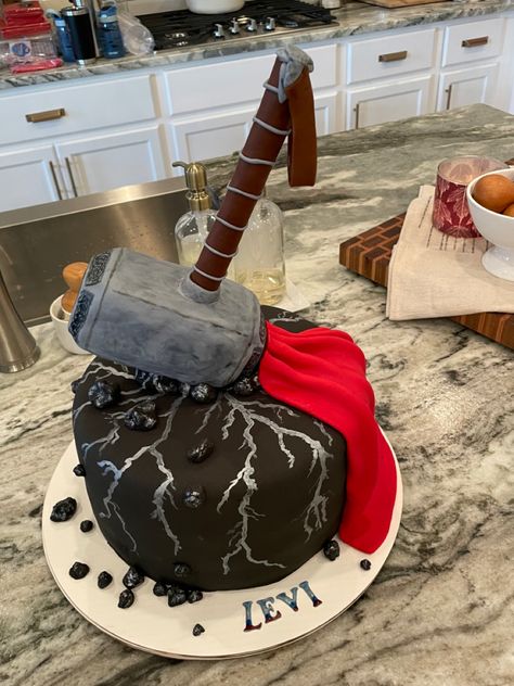 Thor Party Ideas, Thor Cake Ideas, Thor Hammer Cake, Birthday Cake Marvel, Marvel Cake Ideas, Thor Birthday Cake, Thor Party, Thor Cake, Thor Birthday