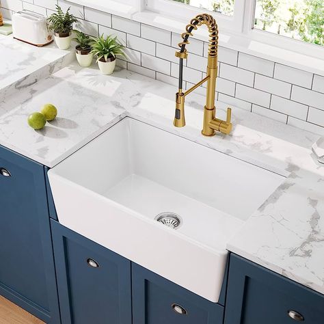 Sink For Small Kitchen, White Farm Sink, Farm Style Sink, White Farmhouse Sink, Ceramic Kitchen Sinks, Apron Front Kitchen Sink, Navy Kitchen, Fireclay Farmhouse Sink, Apron Sink