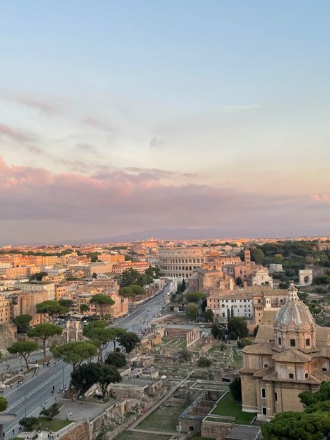 Rome Countryside, Rome In Spring, Roma Aesthetic, Rome Aesthetic, Rome Trip, Italy Vibes, Italian Life, When In Rome, Euro Summer