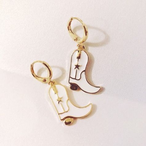 White and gold cowgirl boot earrings. #westernfashion #cowgirl #trendystyle #taylorswift #rodeofashion #westernjewelry White And Gold Cowgirl Boots, Cowgirl Boot Clay Earrings, Rodeo Earrings, Western Cactus Earrings, Cowboy Boot Earrings, Boot Earrings, Cowgirl Boot, Rodeo Fashion, Western Jewelry