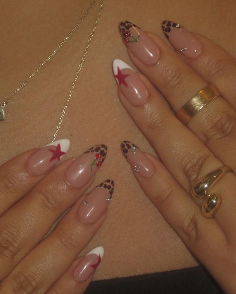 Nails That Match With Everything, Acrylic Nail Designs Coffin, Girly Acrylic Nails, French Tip Acrylic Nails, Vibrant Nails, Simple Acrylic Nails, Xmas Nails, Minimalist Nails, Dream Nails