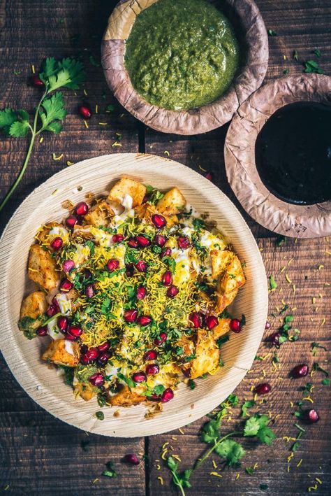 Aloo Chaat Recipe, Potato Chaat, Street Food India, Desi Street Food, Tamarind Chutney, Cubed Potatoes, Chaat Recipe, Chaat Masala, Food Club