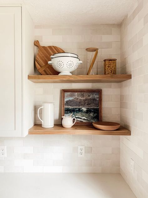 DIY Easy Wood-Stained Custom Floating Shelves - Chris Loves Julia Diy Shelves Design, Julia Marcum, Diy Shelves Ideas, Kitchen Floating Shelves, Custom Floating Shelves, Floating Shelves Kitchen, Chris Loves Julia, Easy Wood, Floating Shelves Diy