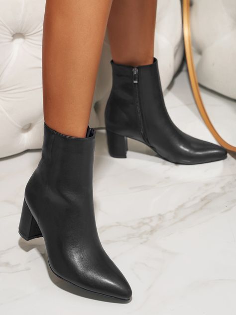 Classic Boots Woman, Pointed Boots, Trendy Boots, Womens Chunky Heels, Black Shoes Women, Boots Women Fashion, High Heel Boots Ankle, Classic Boots, Womens Boots Ankle