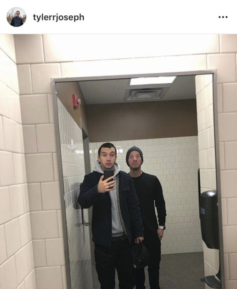 Twenty one pilots; Tyler Joseph; Josh Dun; Mirror Selfie Tyler And Josh, 21 Pilots, Tyler Joseph, Best Duos, Pierce The Veil, One Pilots, Wakeboarding, Staying Alive, Twenty One Pilots