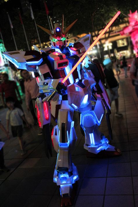 Star Build Strike Gundam Cosplay by Clivelee.deviantart.com on @DeviantArt Build Strike Gundam, Gundam Cosplay, Strike Gundam, Gundam Astray, Comic Book Drawing, Lost In Time, Best Anime, Amazing Cosplay, Superhero Design