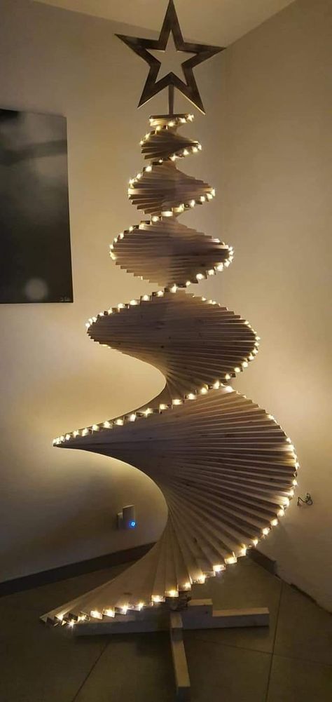 Pallet Trees, Pallet Tree, Spiral Christmas Tree, Contemporary Christmas Trees, Christmas Decor Inspiration, Contemporary Christmas, Wooden Christmas Trees, Wood Turning, Christmas Trees