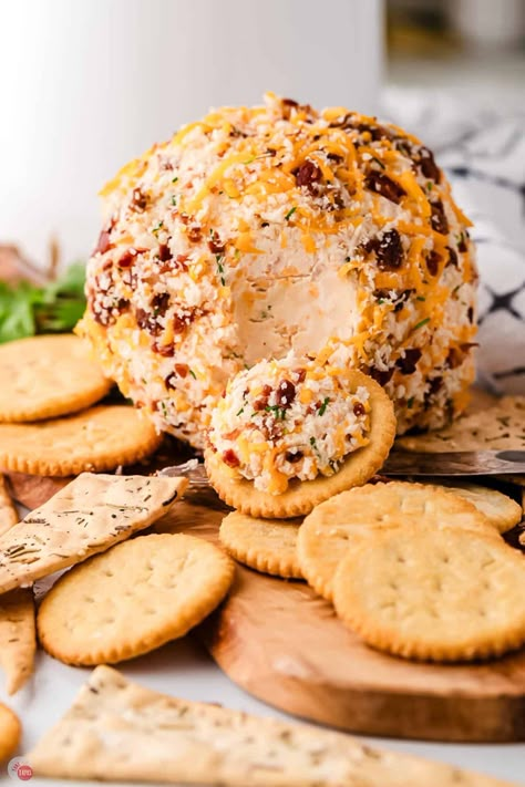 How to make a classic cheese ball for your party that is sure to be a crowd pleaser! This easy cheese ball is perfect for adding in lots of variations, flavors, and textures! #CheeseBallRecipe #EasyAppetizer #ClassicAppetizers #easy #recipes #classic #holiday #best #mini #traditional Ham And Cheese Ball Recipe, Classic Cheese Ball, Easy Cheese Ball, Cheese Ball Recipes Easy, Happiest Season, Holiday Cheese, Diy Cheese, Christmas Cheese, Classic Appetizers