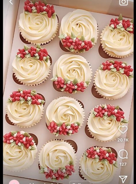 Deco Cupcake, Elegant Cupcakes, Cupcake Decorating Tips, Buttercream Cake Decorating, Pretty Cupcakes, Cupcake Cake Designs, Floral Cupcakes, Cake Decorating Piping, Creative Cake Decorating