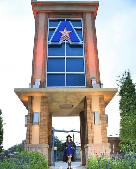 Ut Arlington Graduation Pictures, Uta Graduation Pictures, Graduation Shots, Bachelors Graduation, Ut Arlington, Graduation Inspiration, Nursing Graduation Pictures, College Graduation Photoshoot, College Graduation Pictures Poses