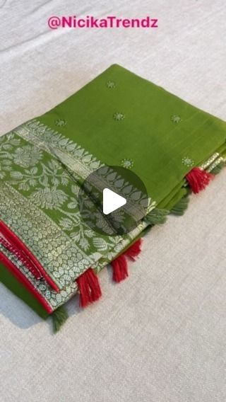 Priyanka Naidu on Instagram: "@nicikatrendz_online_store 

Price-2000 freeship……⭐️⭐️⭐️

*Pure Viscsose russian dola with Jacqurad border sequence Viscsose thread embroidery work with contrast  jacquard Blouse*

*Pure viscose dola saree with embroidery*

*Partywear Wedding collection saree*

#russiandolasilk #desifashion #fashion #onlineshopping" Contrast Blouse Designs, Border Saree Blouse Designs, Jacquard Blouse, Saree Border, Contrast Blouse, Desi Fashion, Saree Blouse Designs, Sarees Online, Saree Blouse