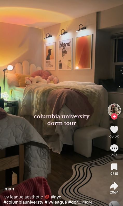 High Dorm Room Bed, Neutral College Dorm, Boujee Dorm Room, Dorm Room Asthetics Ideas, College Dorm Living Room Ideas, Tv In Dorm Room, Dorm Room Designs Modern, Baddie Dorm Room Ideas, Hbcu Dorm Room Ideas