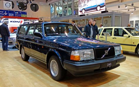 The End: Volvo 240 Estate 'Polar' ::: special edition for … | Flickr Volvo Estate, Volvo 240, Station Wagons, Vintage Auto, Volvo Cars, Station Wagon, Wagons, Classic Car, Volvo