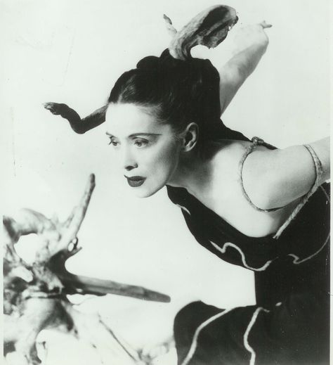 Martha Graham * American dancer and choreographer who is widely regarded as an innovator of modern dance. Martha Graham Dance, Isadora Duncan, Martha Graham, Rudolf Nureyev, Jitterbug, Lindy Hop, Josephine Baker, Dance Movement, Dance Company