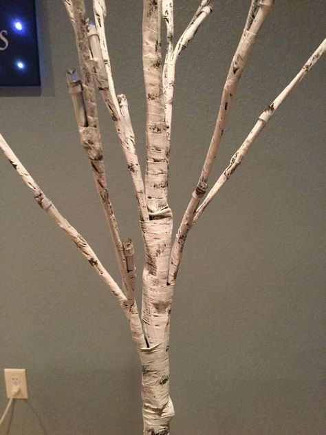 Upcycle Plain LED Tree to Aspen Tree By: Chas' Crazy Creations #dixiebellepaint #bestpaintonplanetearth #chalklife #homedecor #doityourself #diy #chalkmineralpaint #chalkpainted #easypeasypaint #makingoldnew #whybuynew #justpainting Aspen Tree Crafts, Diy Aspen Tree Decor, How To Paint Aspen Trees, Diy Lighted Birch Tree, Fake Birch Trees Diy, Classroom Trees, Aspen Christmas Tree, Diy Birch Tree, White Ash Tree