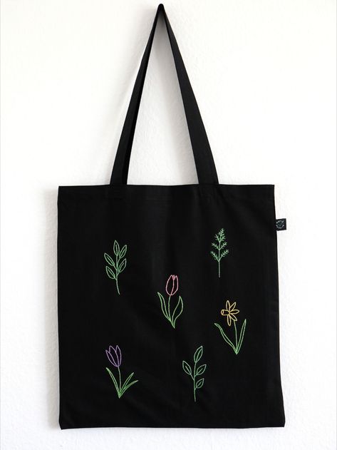 Black Embroidered Bags For Summer, Everyday Black Embroidered Bag, Black Tote Bag Design Ideas, Casual Floral Embroidery Tote Bags, Black Tote Bag Embroidery, Green Tote Bag With Floral Embroidery, Hand Embroidered Flower, Canvas Shopper Bag, Flower Tote Bag