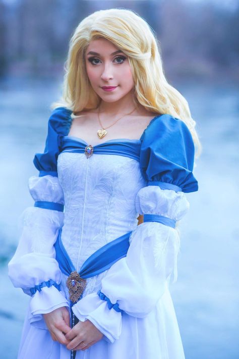 #O∂ɛʈʈɛ's #Sⱳαŋ #Lαƙɛ Targaryen Fashion, Odette Swan Princess, Childhood Films, Adult Drawing, Princess Odette, Princess Photoshoot, Aurora Costume, Non Disney Princesses, Belle Cosplay