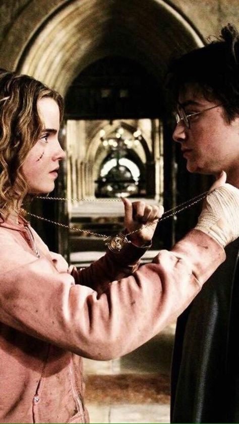 Harry Potter e o Prisioneiro de Azkaban Wallpaper Stile Harry Potter, Harry Potter Wall, Harry And Hermione, Harry Potter Hermione Granger, Buku Harry Potter, Anniversaire Harry Potter, Harry Potter Images, Images Harry Potter, Harry Potter Tumblr